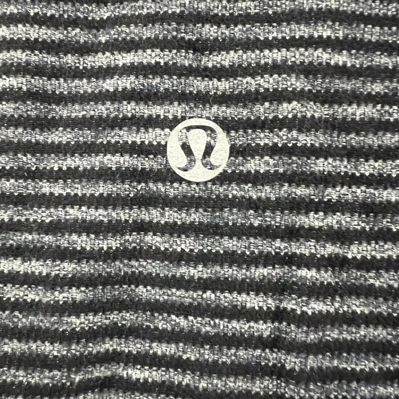 Lululemon top - Picture 3 of 4